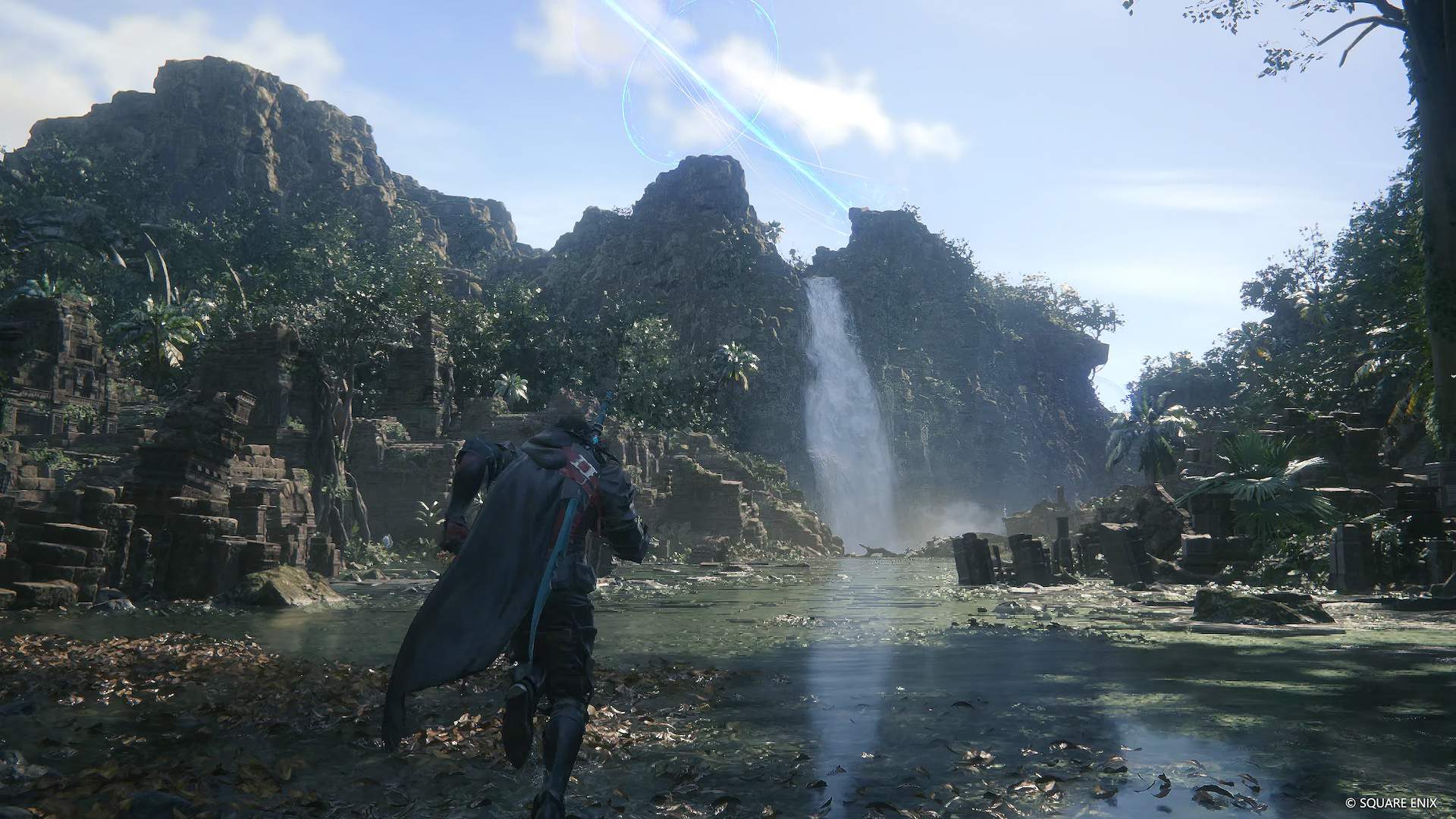 Landschaftsbild aus Final Fantasy 16 mit dem Hauptcharakter Clive, der auf einen Wasserfall zugeht